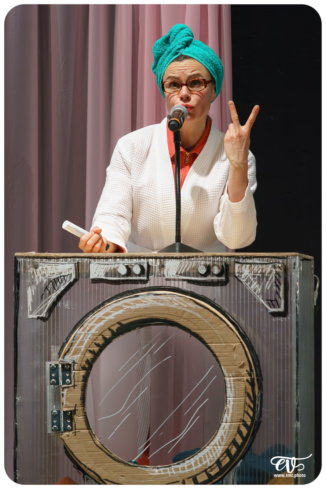 TMTPHOTO 2025.03.05 DERRIERE LE HUBLOT SE CACHE PARFOIS DU LINGE (LES FILLES DE SIMONE) 016